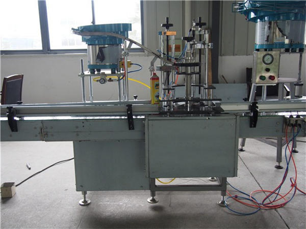 24 Koka Makinë për mbushjen e ujit të WC-së për Shishe