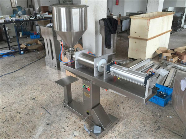 Makinë mbushëse me një mjaltë gjysmë-automatik për mbushjen e mjaltit