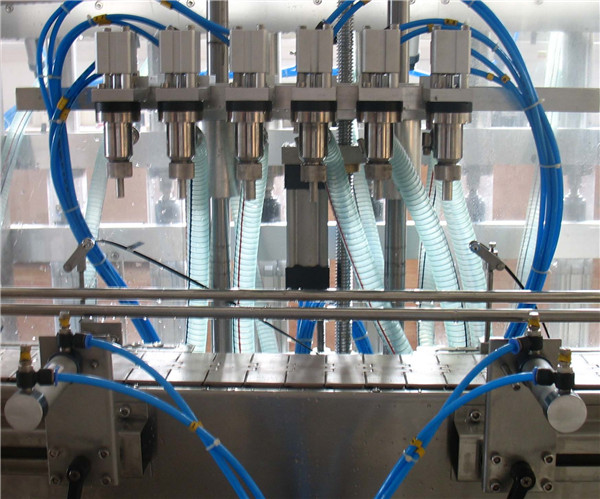 Gjashtë makine për mbushjen e lëngshme automatike